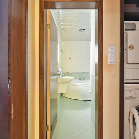 Apartment 3br With Parking And Wifi *