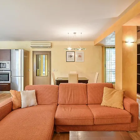 3br With Parking And Wifi * Varna